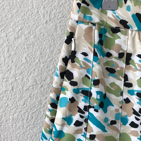Chico's Zenergy Pleated Abstract Skirt Skort Size 8 Tennis Golf Pickleball UPF - Picture 7 of 8